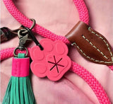 Kotbeutelhalter | pink | Pfotenform | Leine | LIEBESFELL