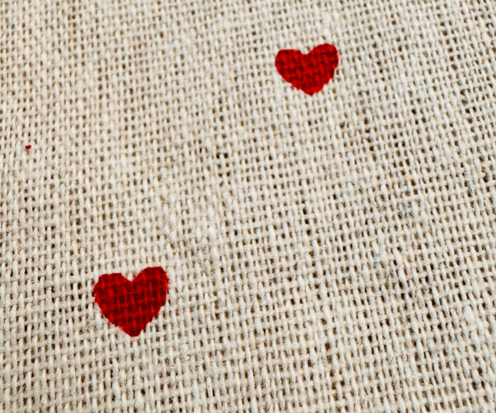 Hundehalstuch | Fell in Love – Herzkollektion | Liebesfell