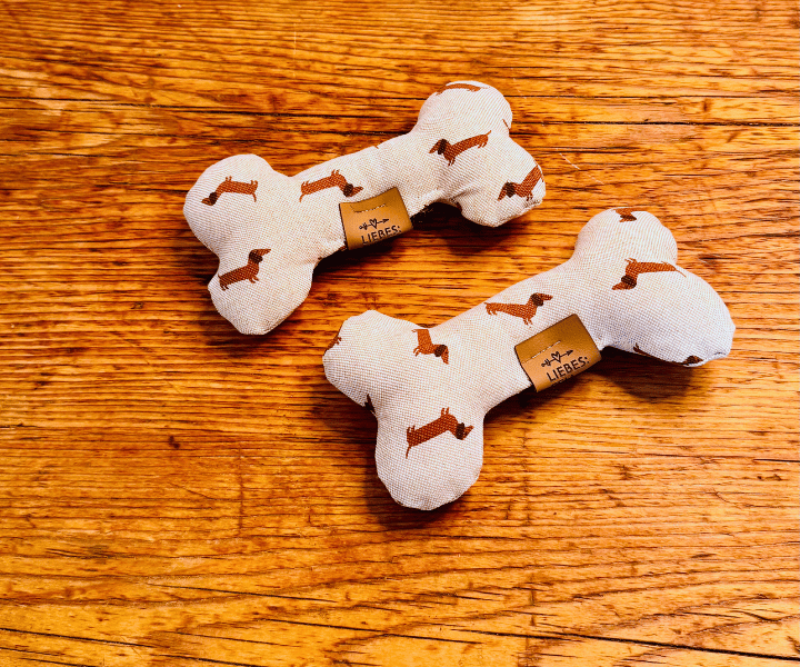 Hundespielzeug | Dackelstolz | Knochen | LIMITED EDITION | Liebesfell
