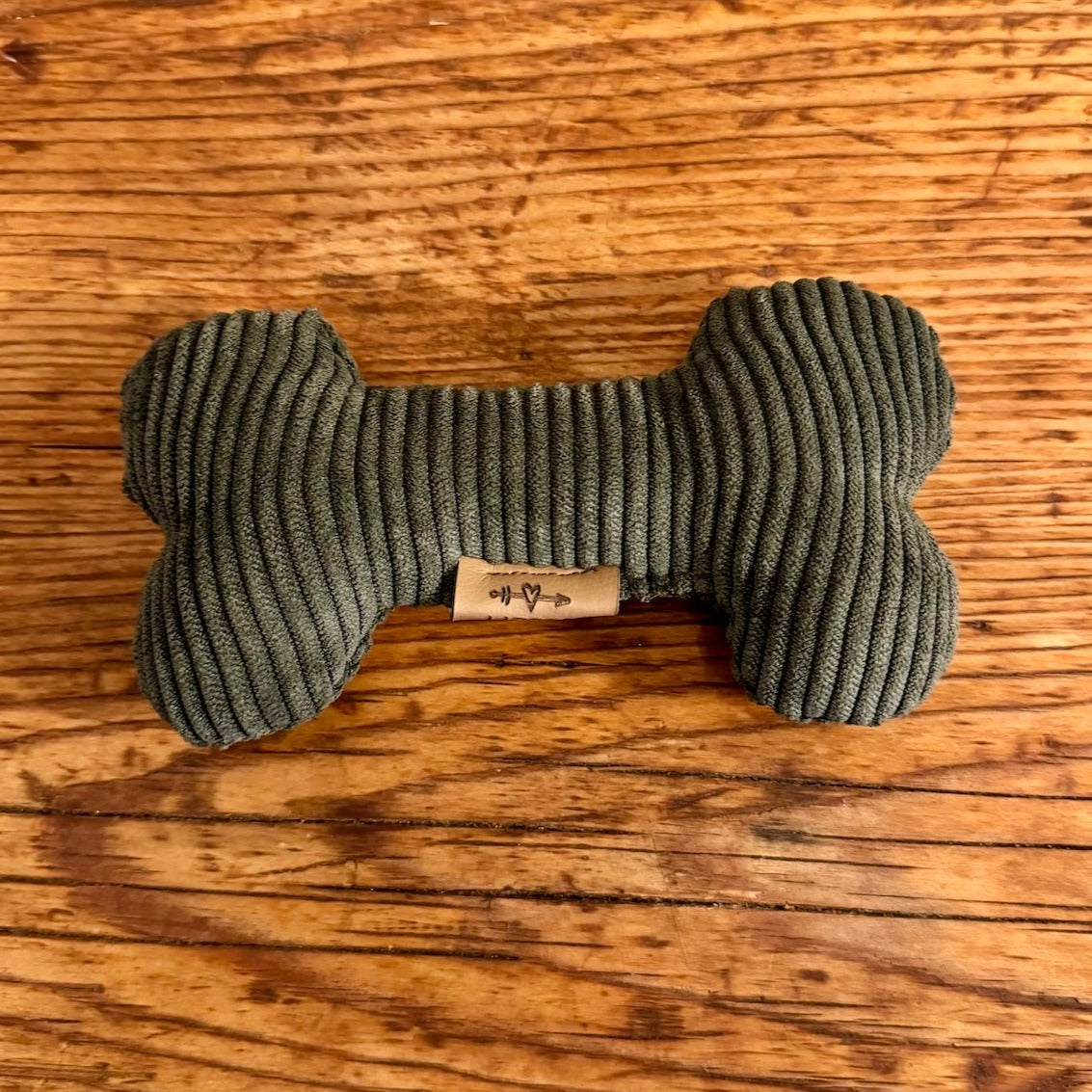 Hundespielzeug-Gruen-Cord-Knochen-klein-Liebesfell